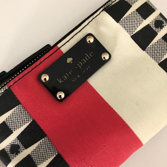 Kate Spade Wristlet - Picture 2 of 4